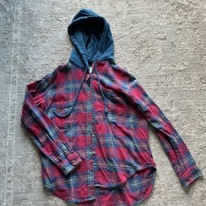 American Eagle Outfitters Red and Blue Plaid Button Down Shirt
